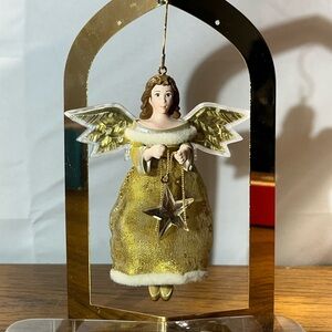 HALLMARK KEEPSAKE ORNAMENT  GLAD TIDINGS (Angel) 2003 QRP4237 Sue Tague NEW NIB
